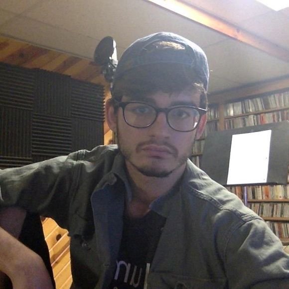 Meet your Posher, Cameron - Picture 1 of 1